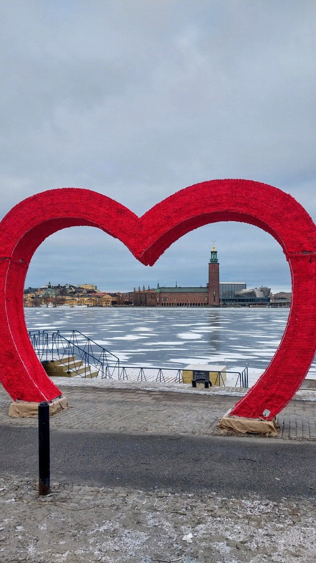 13. Возера Радасці